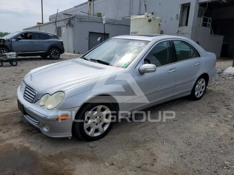2005 Mercedes Benz C-Class photo