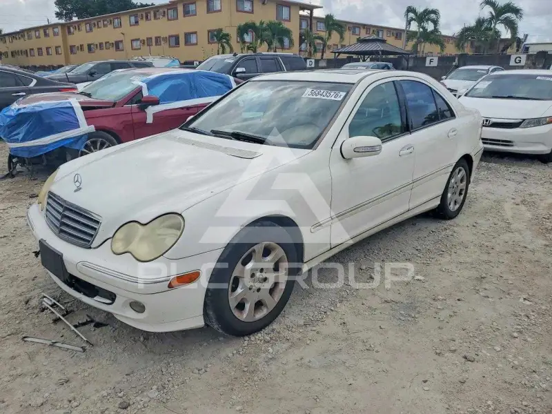 2005 Mercedes Benz C-Class фото