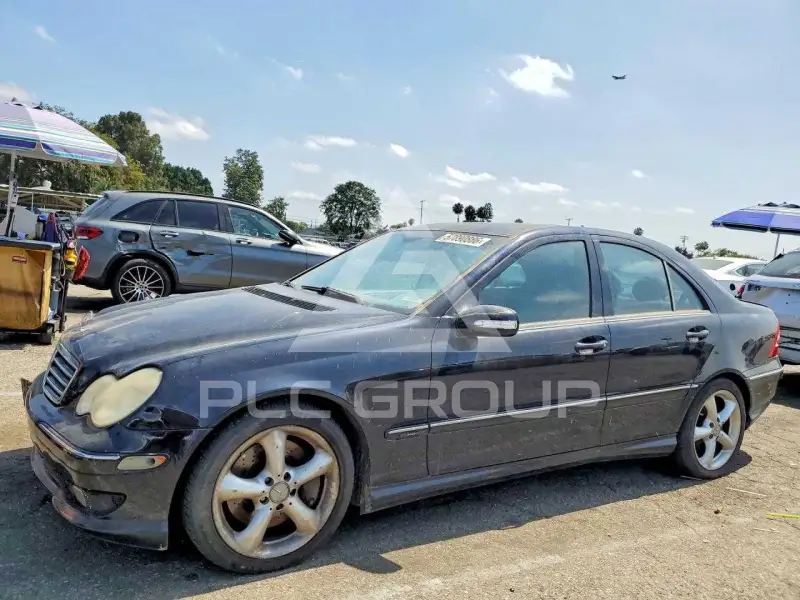 2005 Mercedes Benz C-Class photo