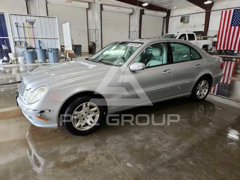 2005 Mercedes Benz E-Class photo