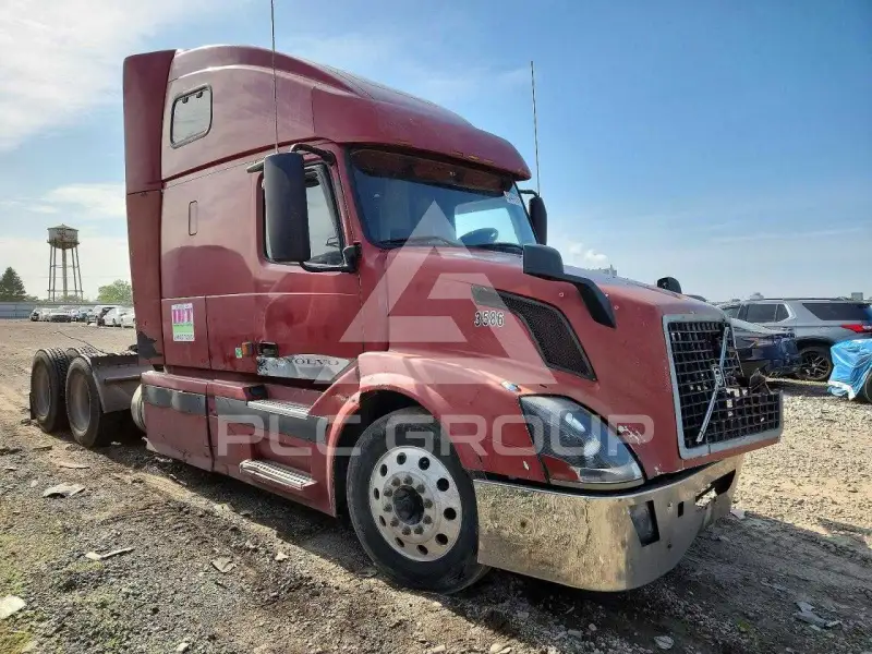 2005 Volvo VNL photo