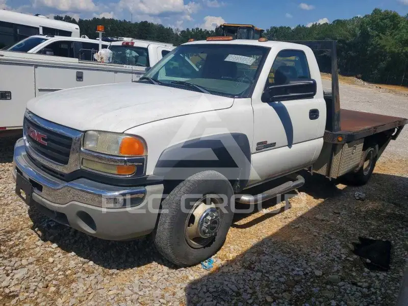 2005 GMC Sierra photo