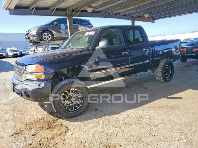 2005 GMC Sierra photo