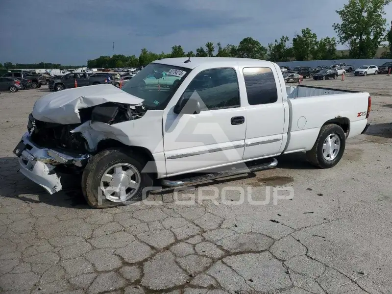 2005 GMC Sierra photo
