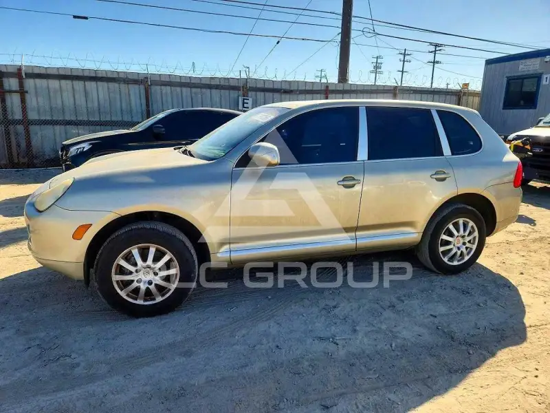 2005 Porsche Cayenne photo