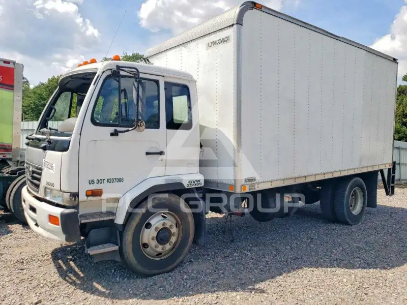 2005 Nissan TRUCK фото