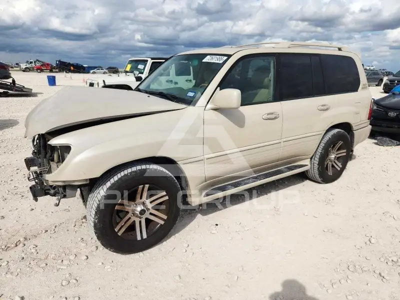 2005 Lexus LX470 photo