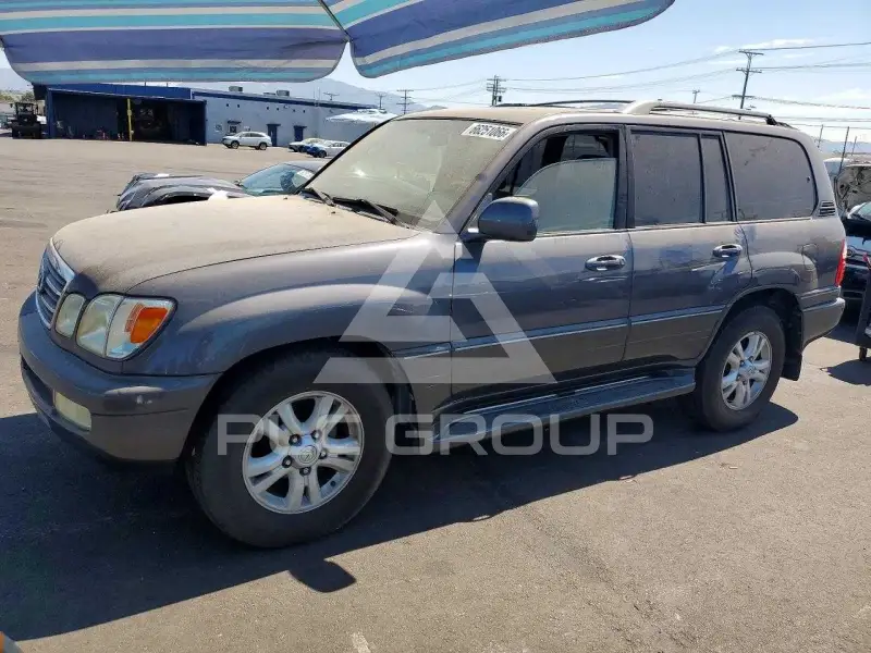 2005 Lexus LX photo