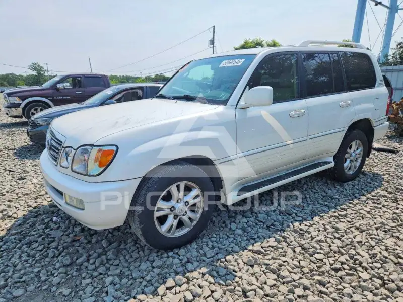 2005 Lexus LX470 photo
