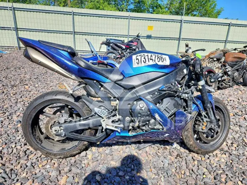 2005 Yamaha YZF1000 фото
