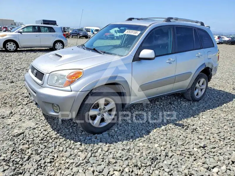 2005 Toyota RAV4 photo