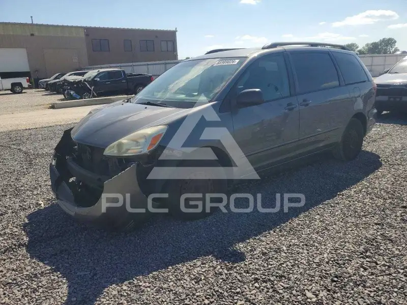 2005 Toyota SIENNA photo
