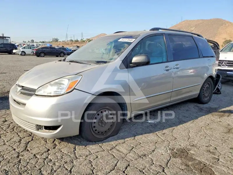 2005 Toyota SIENNA photo