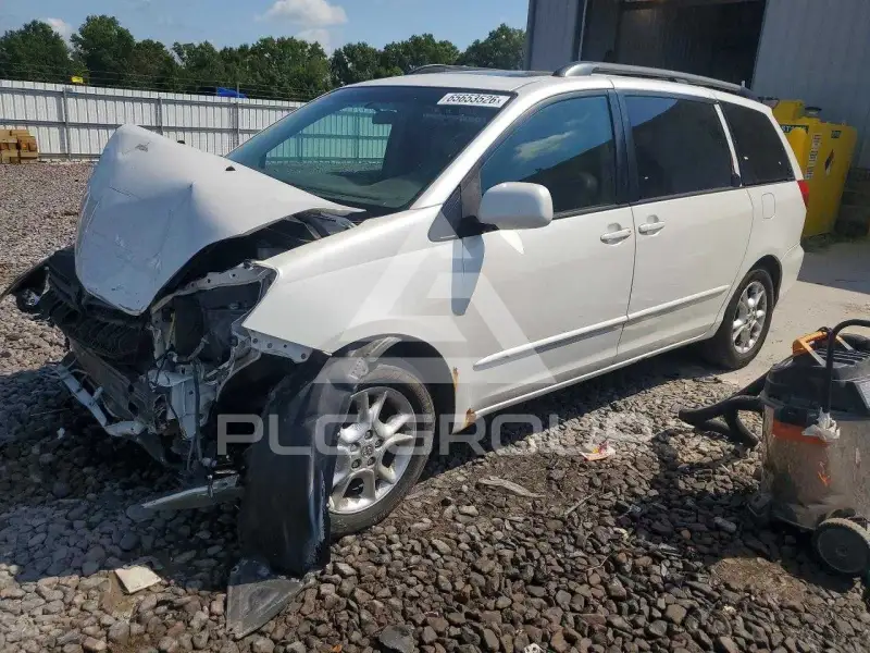 2005 Toyota SIENNA photo