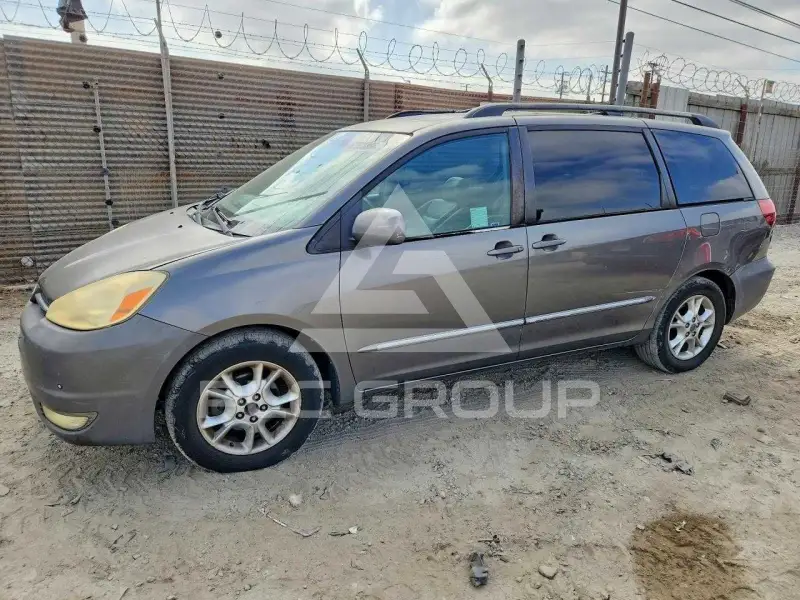 2005 Toyota SIENNA photo