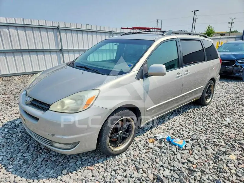 2005 Toyota SIENNA photo