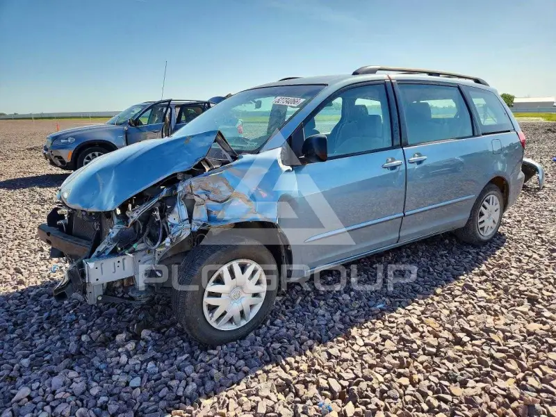 2005 Toyota SIENNA photo