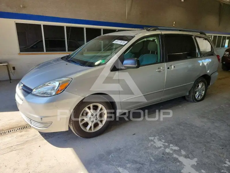 2005 Toyota SIENNA photo