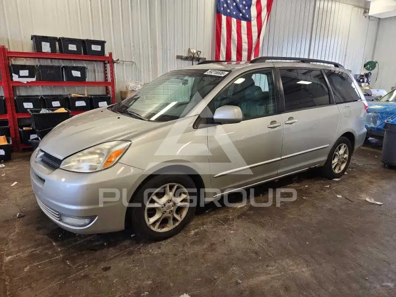 2005 Toyota SIENNA photo