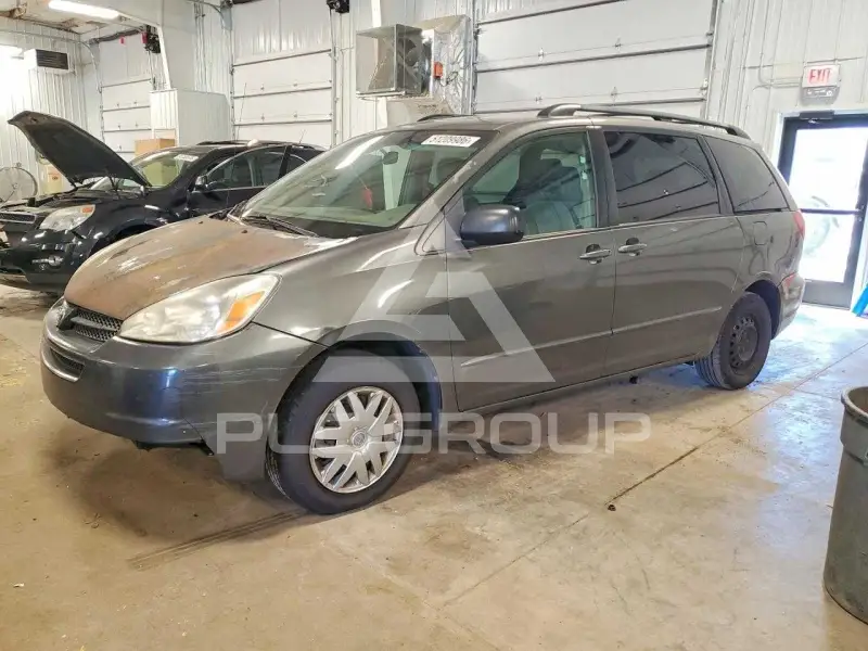 2005 Toyota SIENNA photo