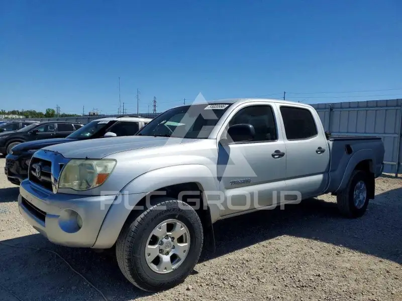 2005 Toyota TACOMA photo