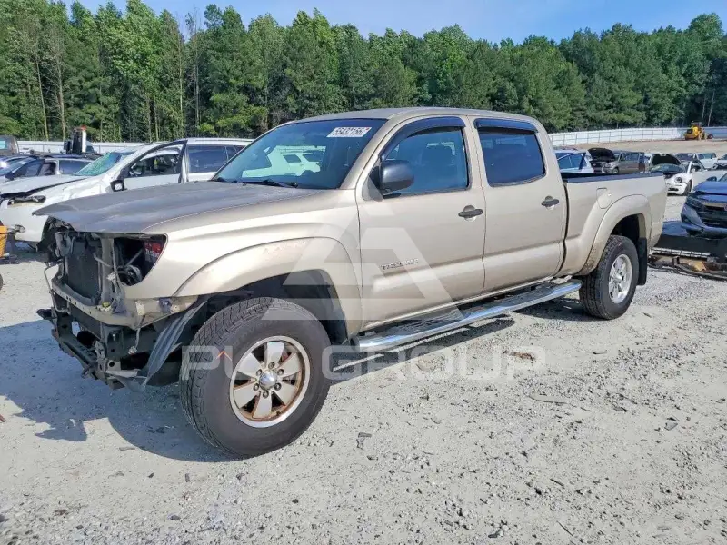 2005 Toyota TACOMA photo