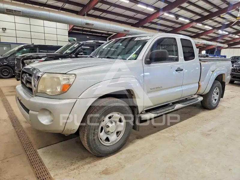 2005 Toyota TACOMA photo