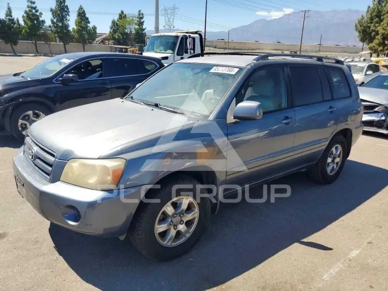 2005 Toyota Highlander photo