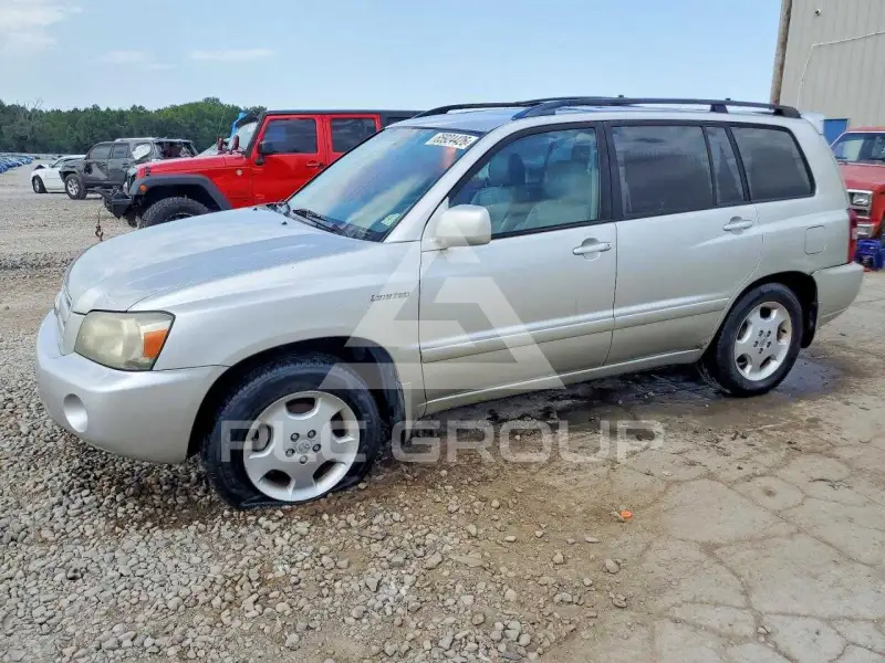2005 Toyota Highlander photo