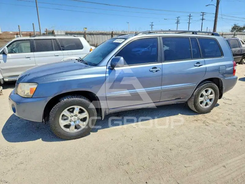 2005 Toyota Highlander photo