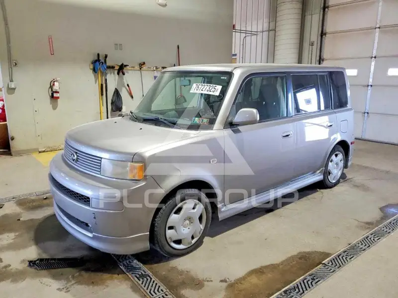 2005 Toyota SCION photo