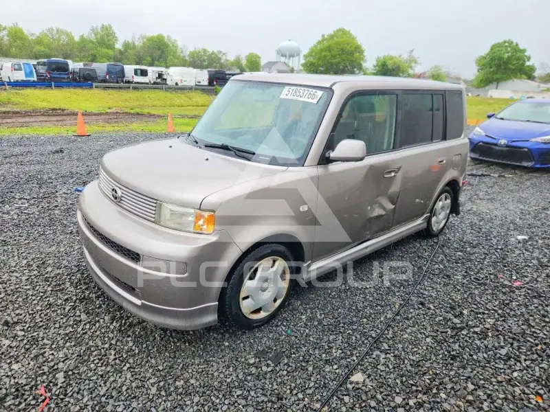 2005 Toyota SCION photo