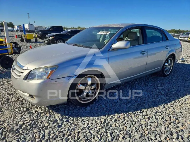 2005 Toyota AVALON фото