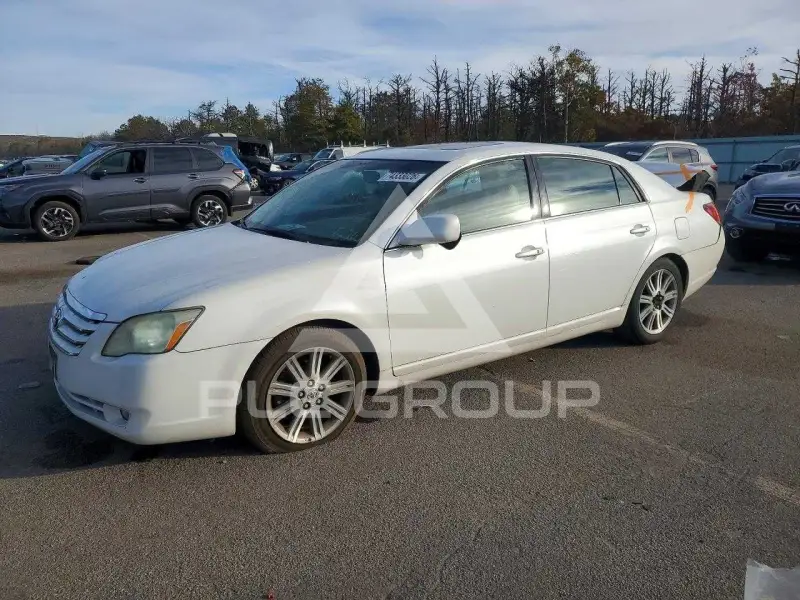 2005 Toyota AVALON фото