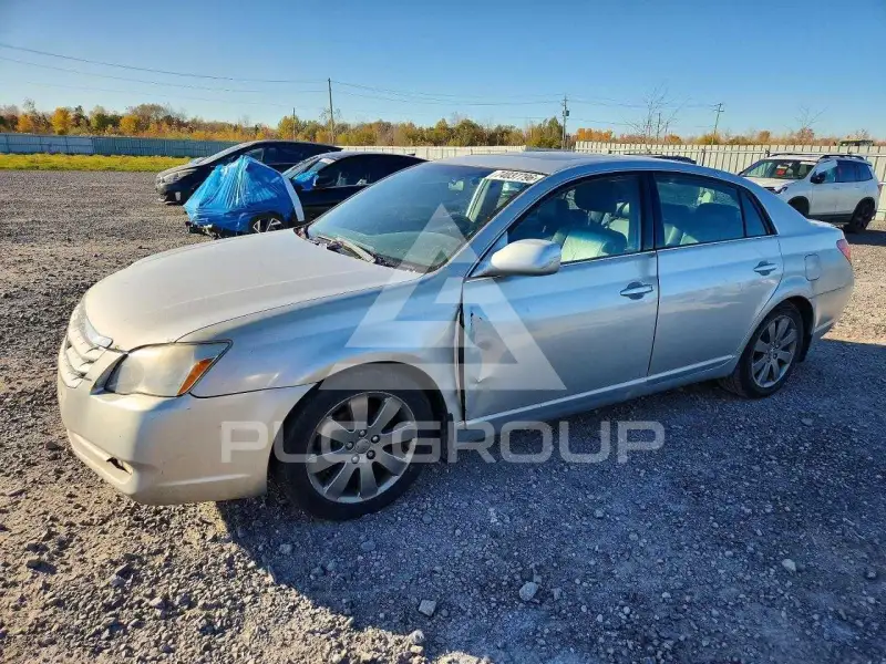 2005 Toyota AVALON фото