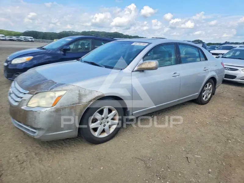 2005 Toyota AVALON фото