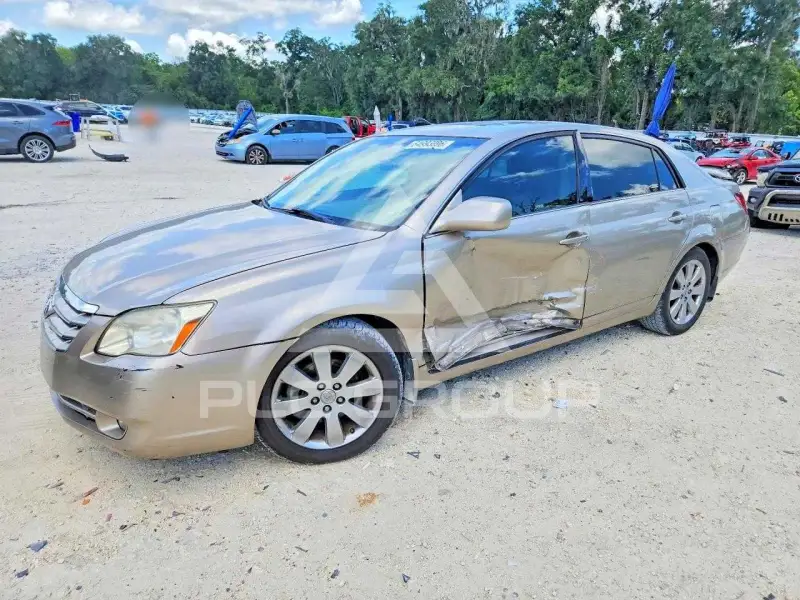 2005 Toyota AVALON фото