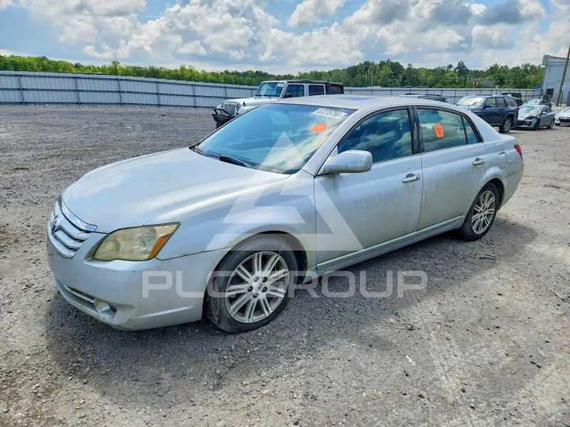 2005 Toyota AVALON фото