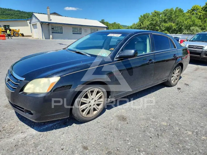 2005 Toyota AVALON фото