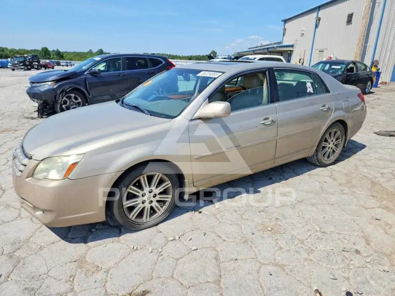 2005 Toyota AVALON фото