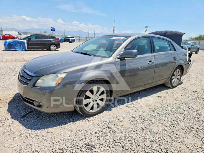 2005 Toyota AVALON photo