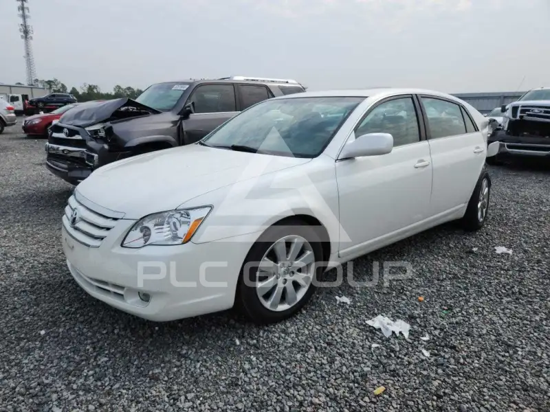 2005 Toyota AVALON фото