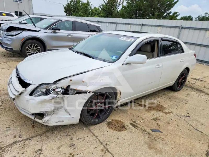 2005 Toyota AVALON фото