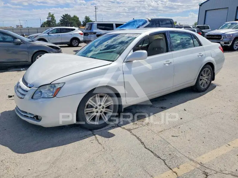 2005 Toyota AVALON фото