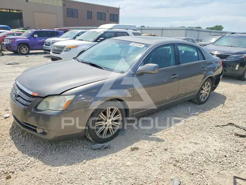 2005 Toyota AVALON фото