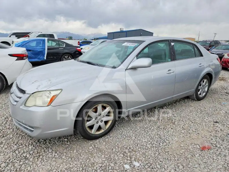 2005 Toyota AVALON фото