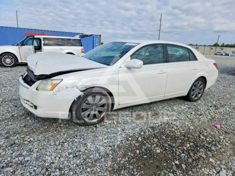 2005 Toyota AVALON photo