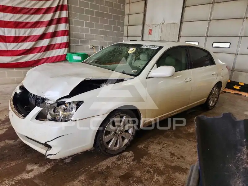 2005 Toyota AVALON photo