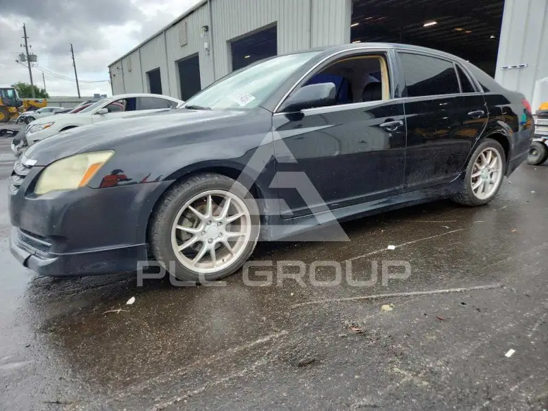 2005 Toyota AVALON photo