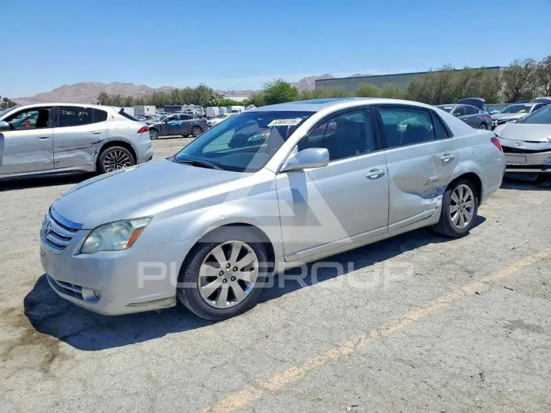 2005 Toyota AVALON photo